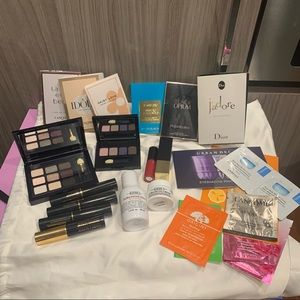 🔥**Worth $100+ ***  Deluxe Skincare Makeup